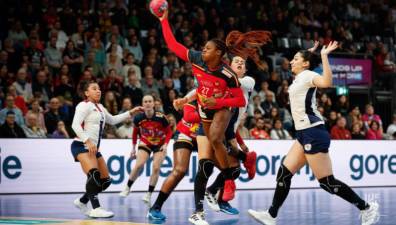 Las Guerreras debutan en el Mundial con una cómoda victoria ante Paraguay